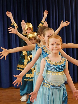 Танцы в школе "Москвич"